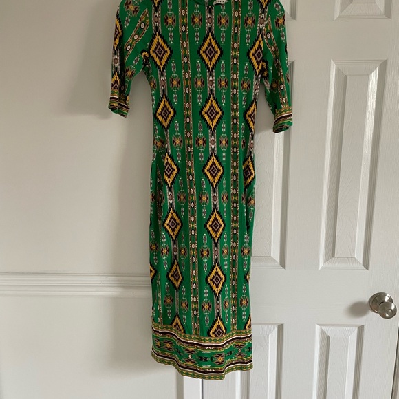 Alice and Olivia Emerald Delora Mystic Ikat Sheath Midi DressGreen - Picture 4 of 7